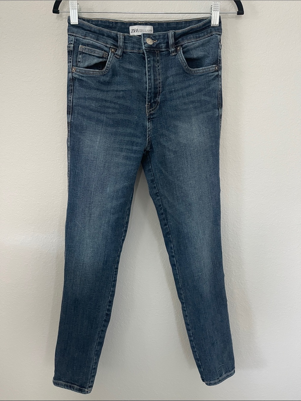 Women’s Zara Dark Blue Slim Jeans.Size 6